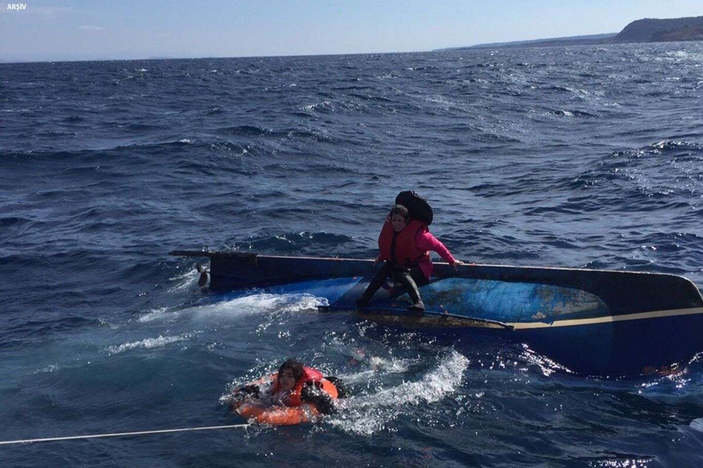 Tunus'ta düzensiz göçmenleri taşıyan tekne battı: En az 50 ölü